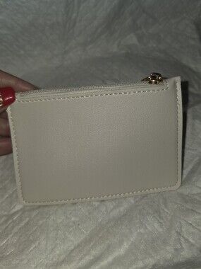 Minimalist White Unbtanded Card Holder with Zip Pocket - Unbranded